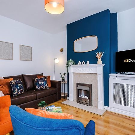 New! Spacious 2-Bed Home In Chester City-Centre By 53 Degrees Property, Ideal For Couples & Small Groups, Great Location - Sleeps 5 Buitenkant foto