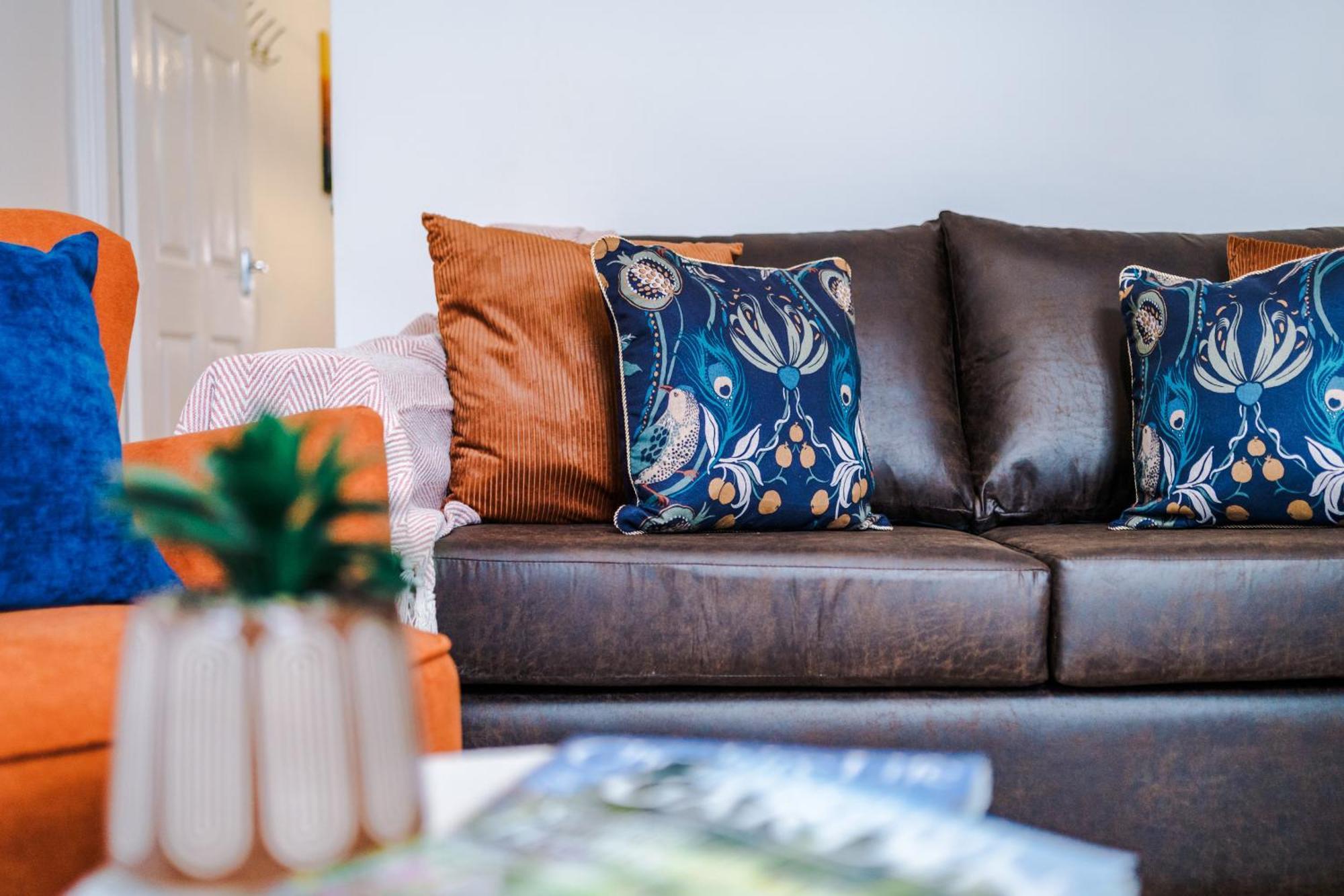 New! Spacious 2-Bed Home In Chester City-Centre By 53 Degrees Property, Ideal For Couples & Small Groups, Great Location - Sleeps 5 Buitenkant foto