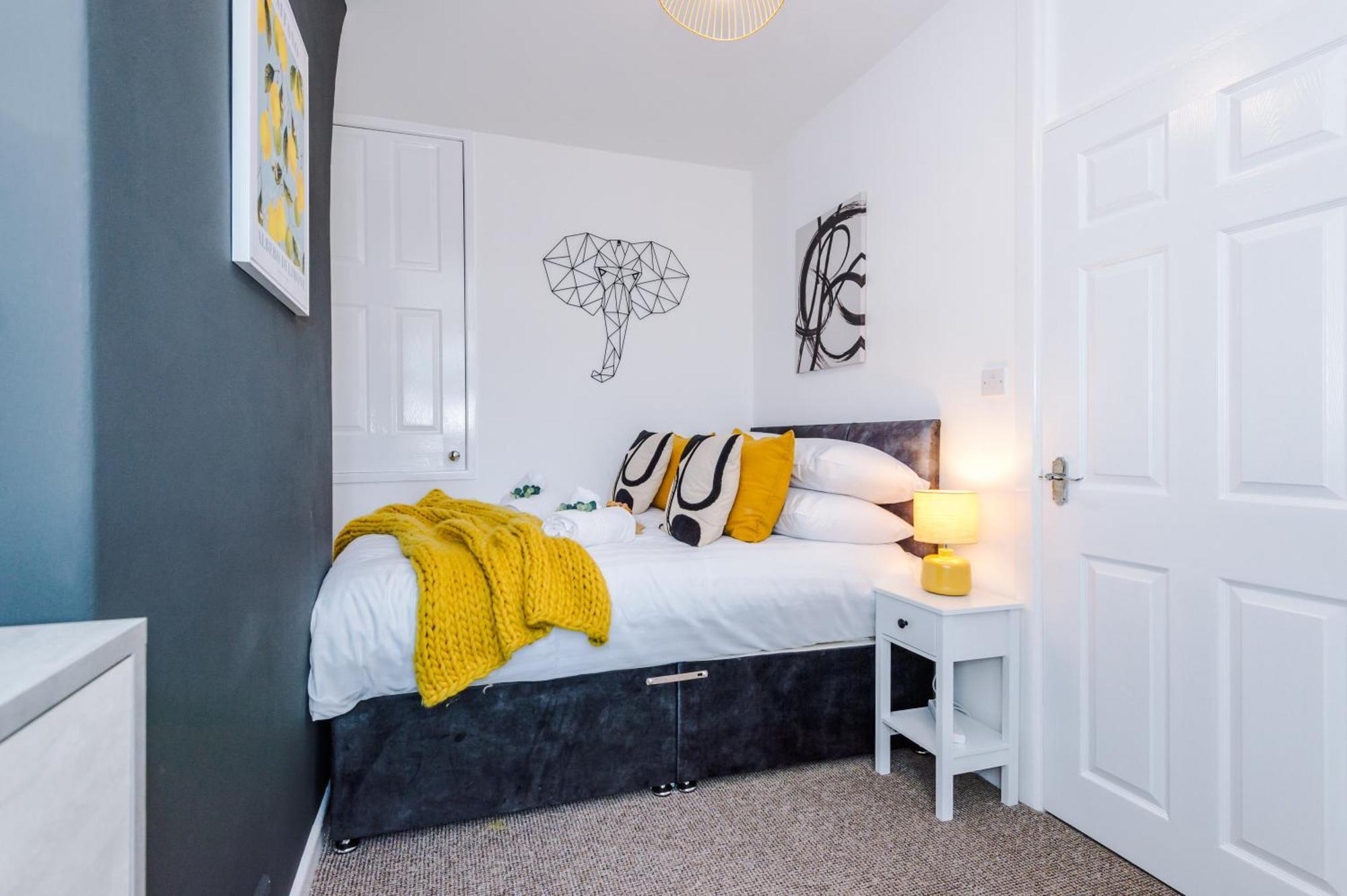 New! Spacious 2-Bed Home In Chester City-Centre By 53 Degrees Property, Ideal For Couples & Small Groups, Great Location - Sleeps 5 Buitenkant foto