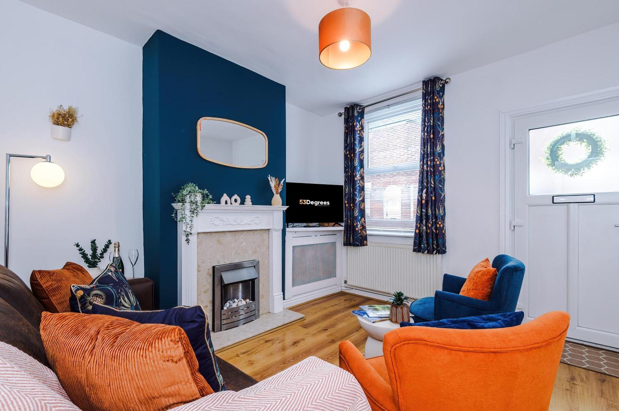 New! Spacious 2-Bed Home In Chester City-Centre By 53 Degrees Property, Ideal For Couples & Small Groups, Great Location - Sleeps 5 Buitenkant foto