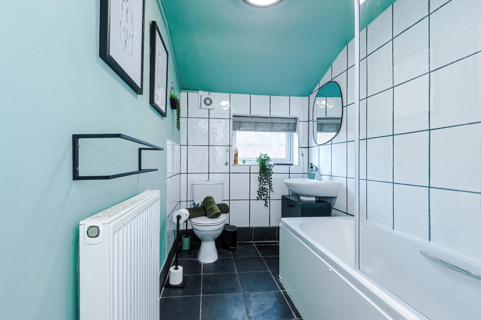 New! Spacious 2-Bed Home In Chester City-Centre By 53 Degrees Property, Ideal For Couples & Small Groups, Great Location - Sleeps 5 Buitenkant foto