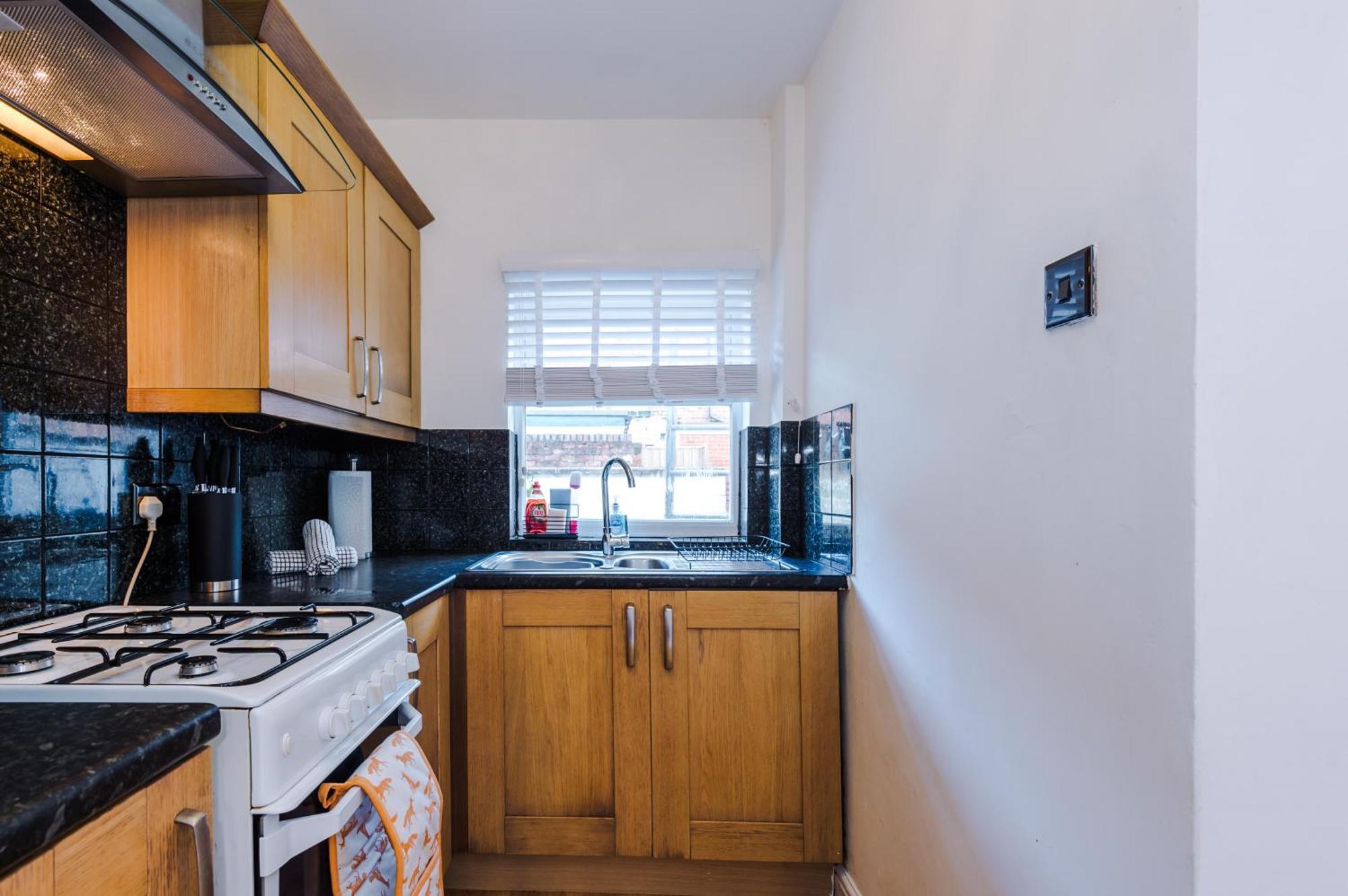 New! Spacious 2-Bed Home In Chester City-Centre By 53 Degrees Property, Ideal For Couples & Small Groups, Great Location - Sleeps 5 Buitenkant foto