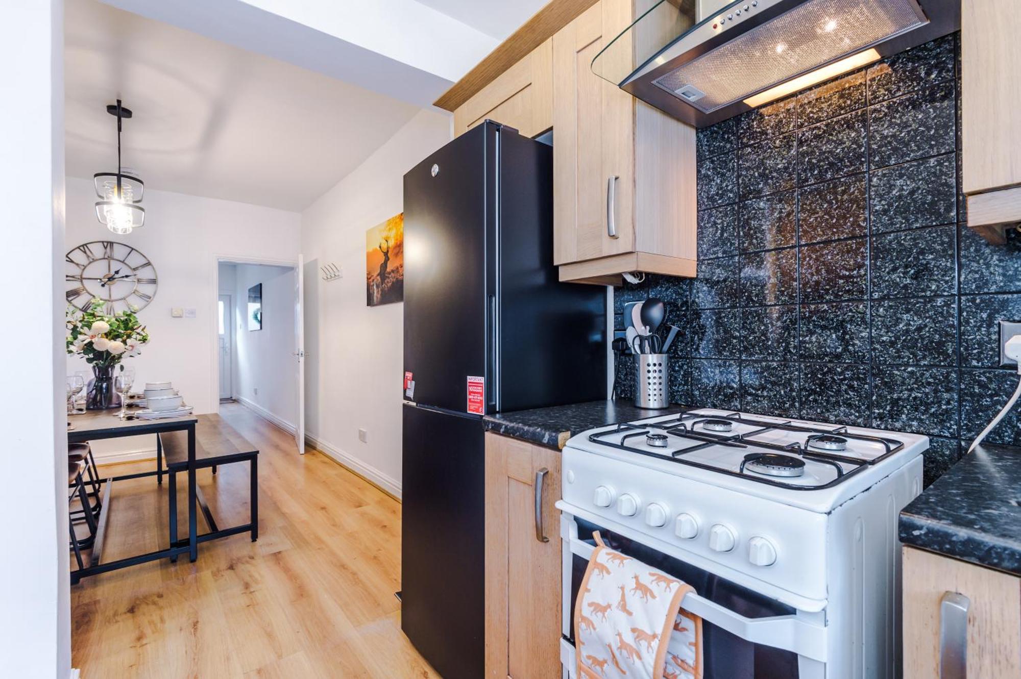 New! Spacious 2-Bed Home In Chester City-Centre By 53 Degrees Property, Ideal For Couples & Small Groups, Great Location - Sleeps 5 Buitenkant foto