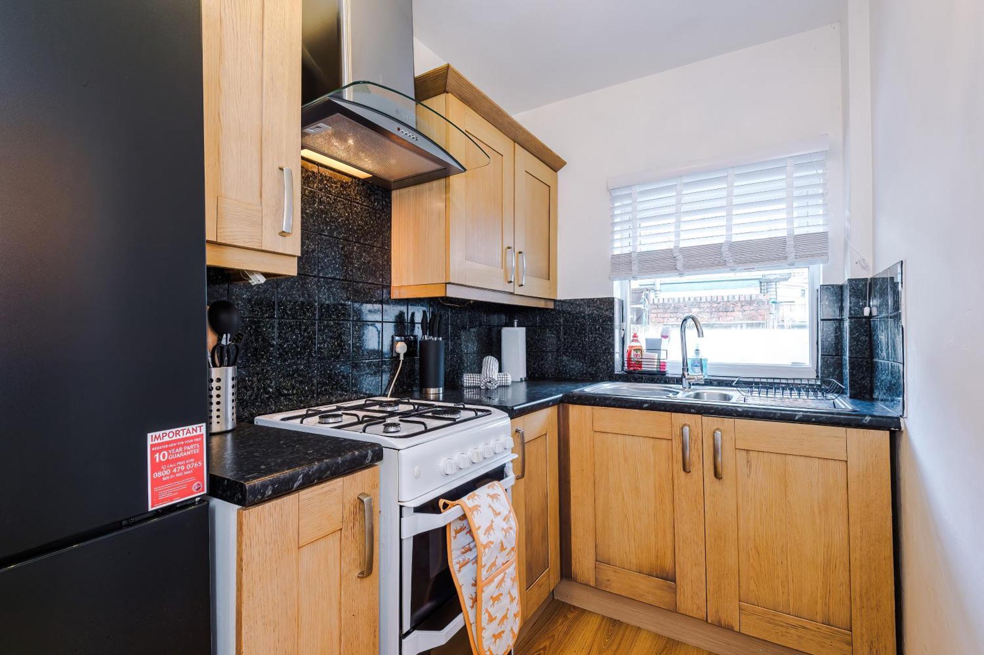 New! Spacious 2-Bed Home In Chester City-Centre By 53 Degrees Property, Ideal For Couples & Small Groups, Great Location - Sleeps 5 Buitenkant foto