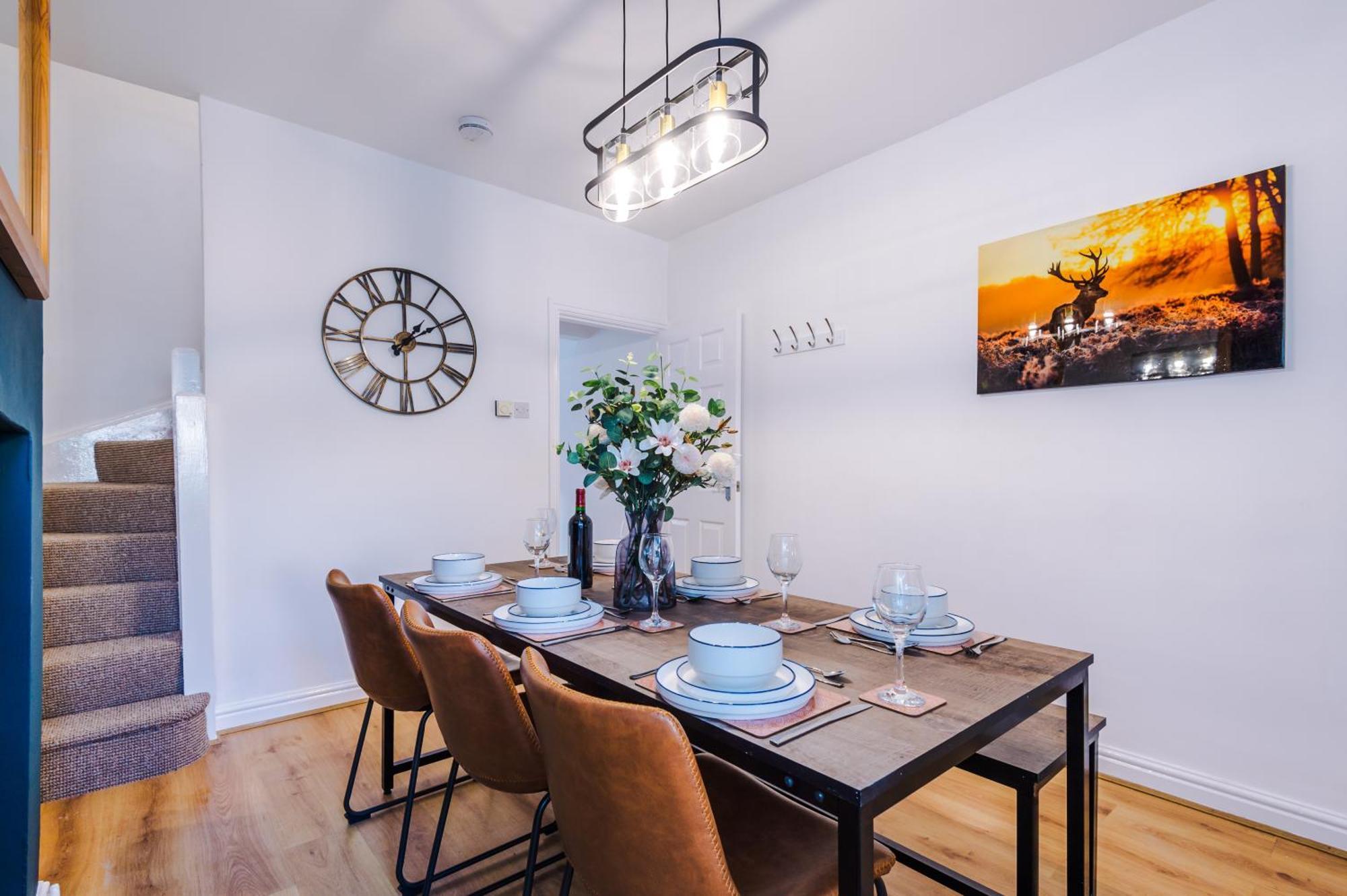 New! Spacious 2-Bed Home In Chester City-Centre By 53 Degrees Property, Ideal For Couples & Small Groups, Great Location - Sleeps 5 Buitenkant foto